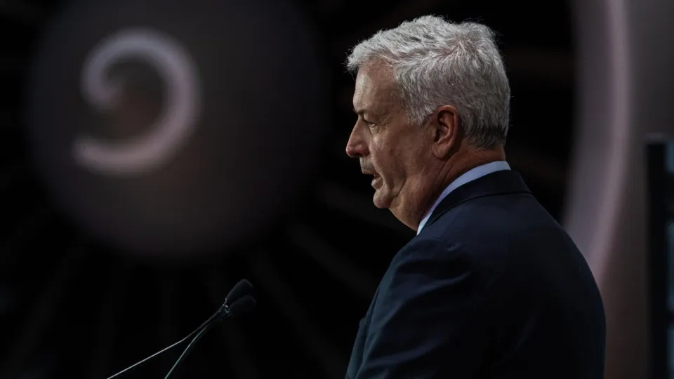 CEO da Air Canada sai após polémica com domínio da língua