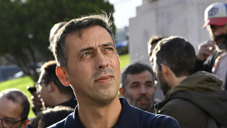 CGTP à porta da reunião: "Governo tem de ouvir proposta de