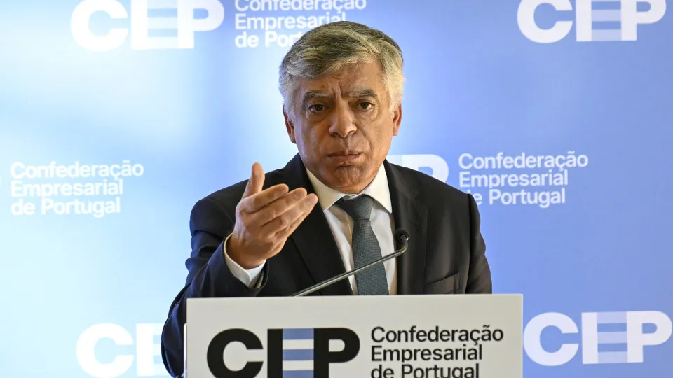 CIP mantém "abertura negocial" sobre lei laboral mas não