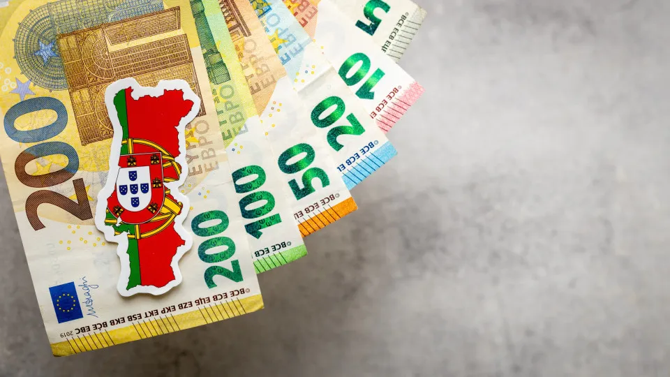Dívida pública dispara para 280,9 mil milhões no arranque do