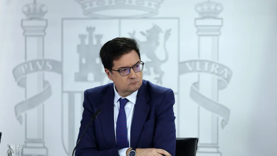 Espanha aplica 35 horas semanais na função pública central