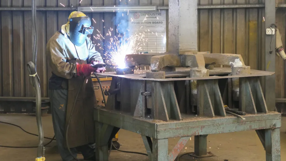 Exportação de alumínio por Moçambique dispara antes do fecho