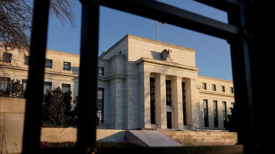 Fed deve manter juros estáveis na primeira reunião após
