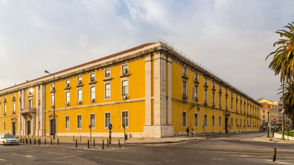 Governo anuncia novo desconto nos combustíveis. Saiba quanto