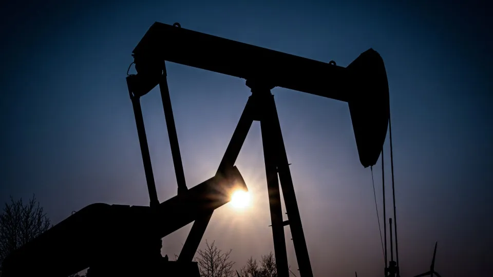 Importações de petróleo e gás pela UE recuam 11,1% para