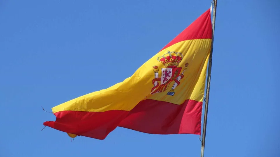 Inflação em Espanha sobe para 3,3% em março devido aos