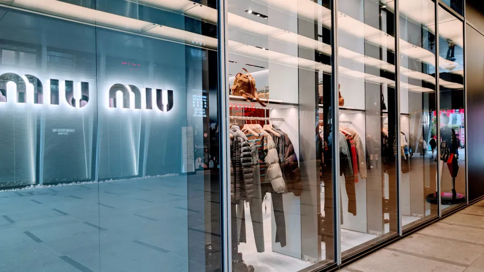 Lucro do grupo Prada sobe 2% em 2025 (e Miu Miu brilhou)
