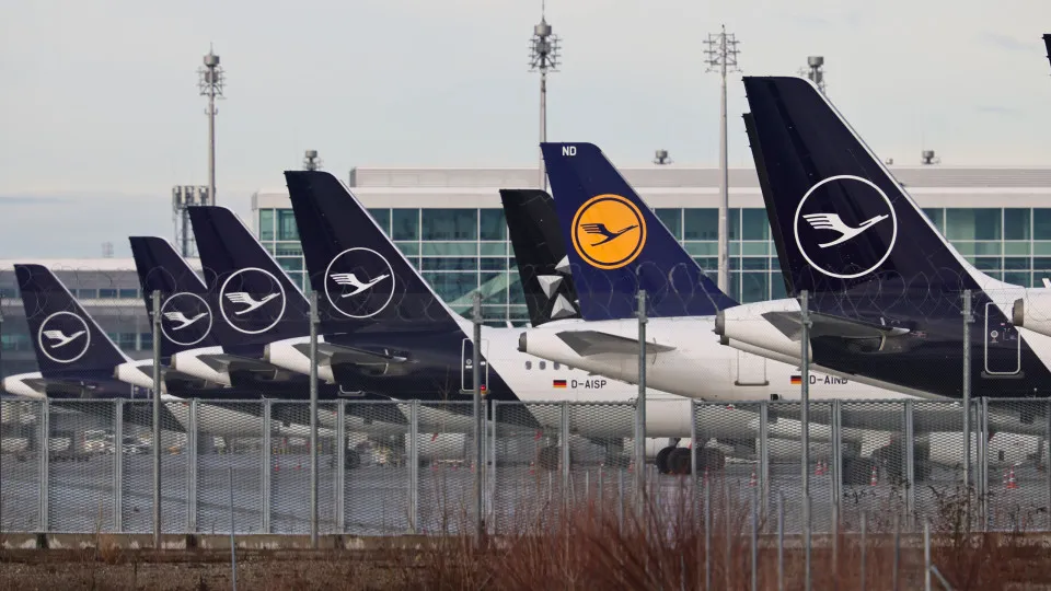 Lufthansa lucra 1,3 mil milhões mas avisa para incerteza no