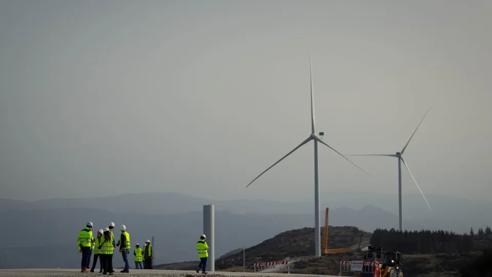 Maior parque eólico de Portugal começa a produzir energia em