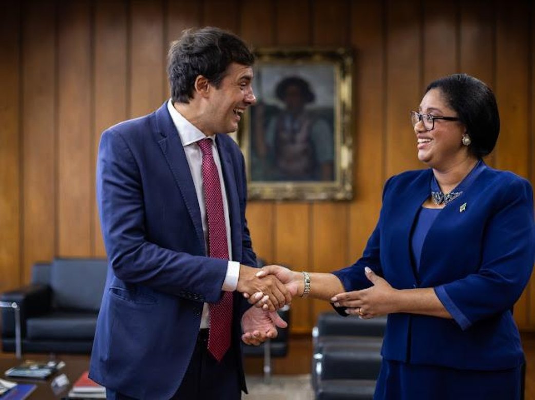 Ministra das Finanças busca experiência brasileira no