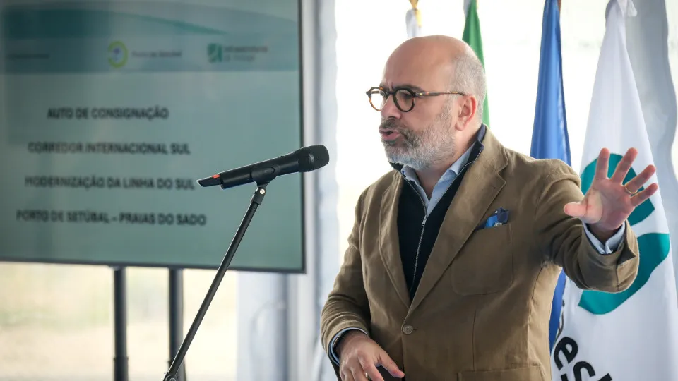 Ministro das Infraestruturas quer "mais ferrovia" nas zonas