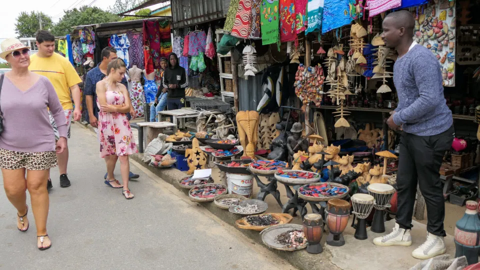 Moçambique espera até 305 mil turistas e 75% de ocupação