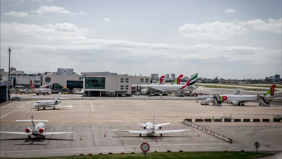 "Não faz sentido ter um aeroporto junto ao centro da cidade"