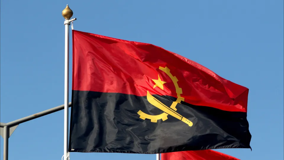 Portugal devolveu a Angola três de 20 milhões de dólares