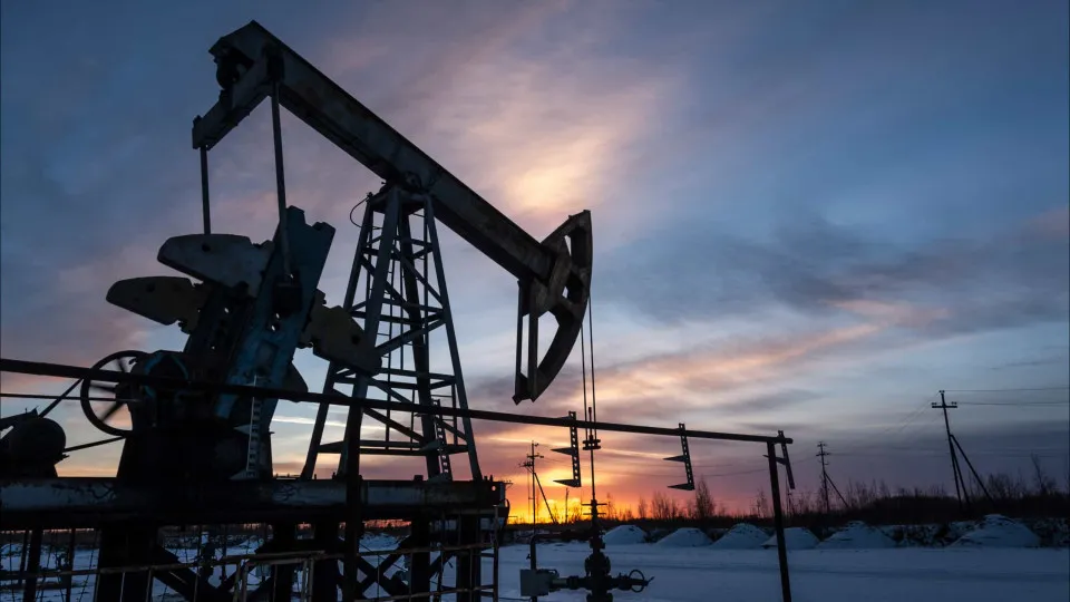 Preços do petróleo e do gás continuam em alta