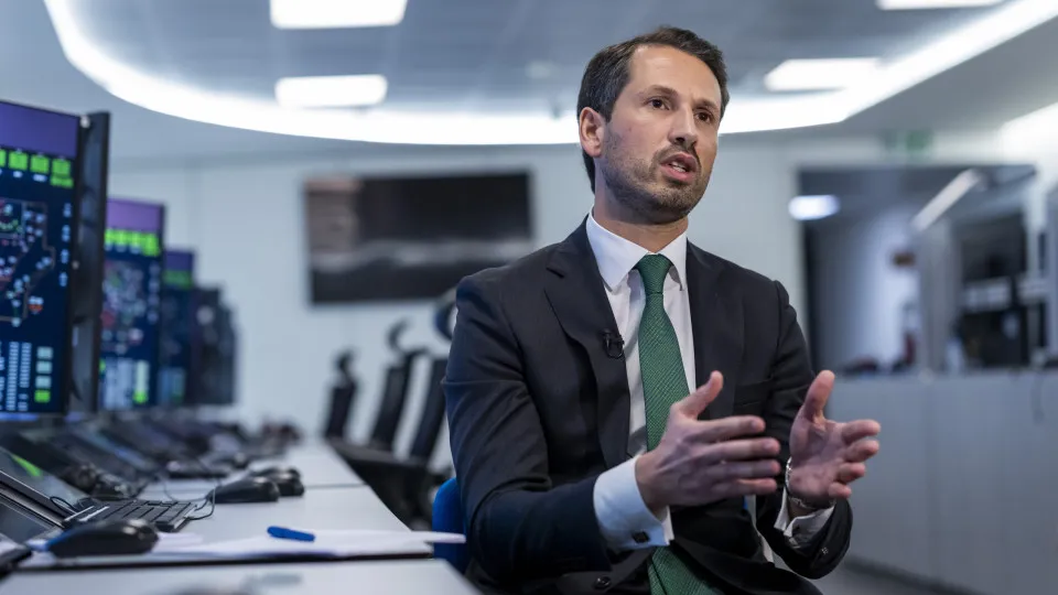 Tráfego aéreo nacional atinge recorde em 2025 e atrasos caem