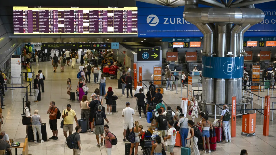 Tráfego de passageiros nos aeroportos portugueses cresce