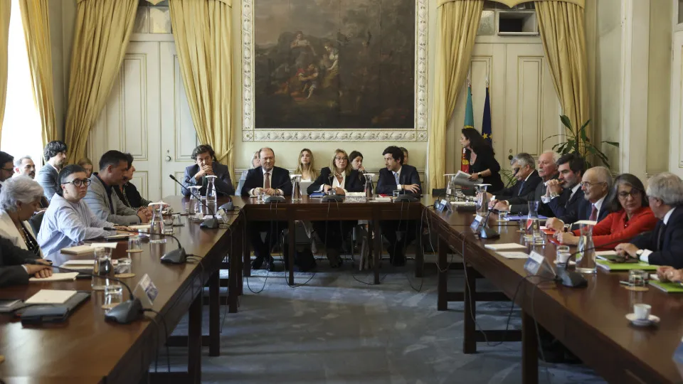 Acordo laboral preso por "2 ou 3 temas", fica pronto "nos