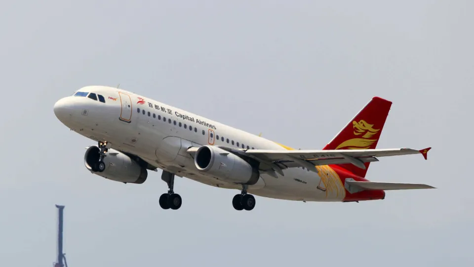 Air China retoma a rota direta entre Pequim e Nova Deli após