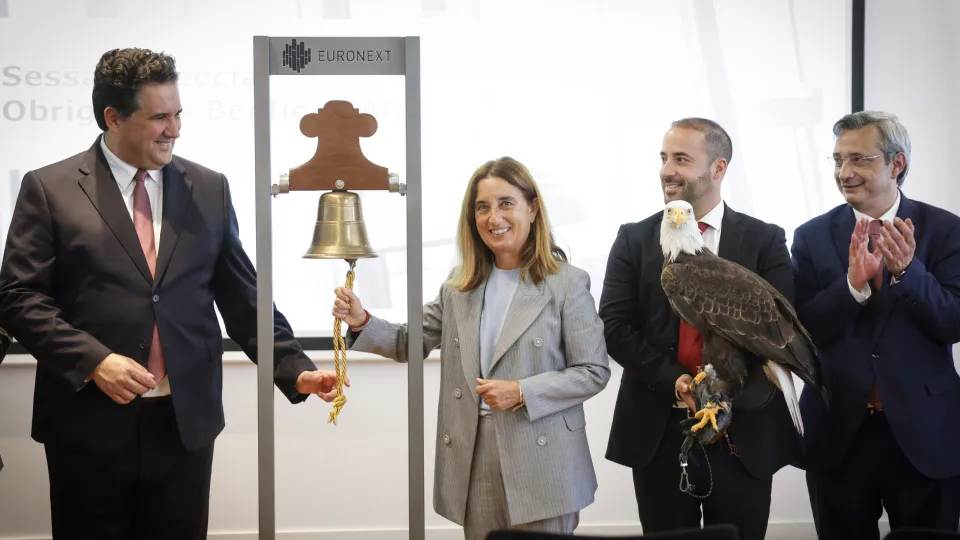 Benfica SAD encaixa 65 milhões em obrigações. Procura