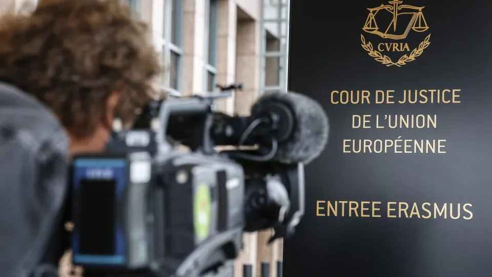 Bruxelas leva Portugal a tribunal por falhas em promover