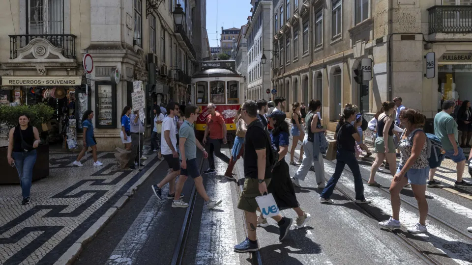 CCP alerta: Portugal precisa de nova economia diante da crise