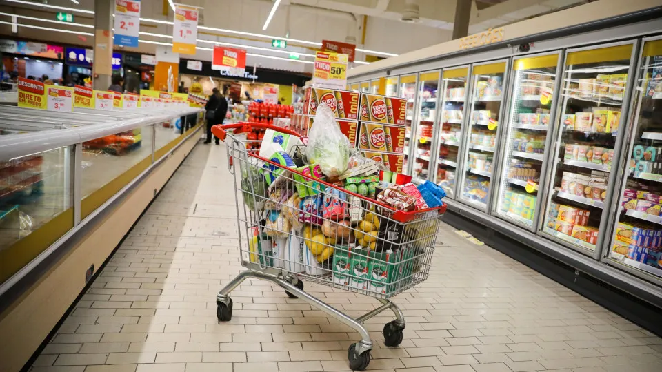 Cesta básica ultrapassa 260 euros e atinge novo máximo