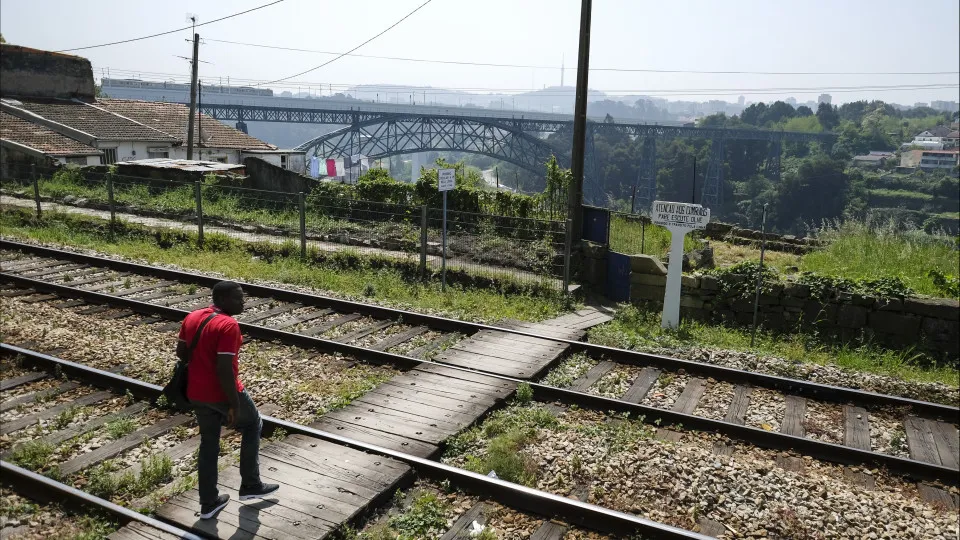 Circulação ferroviária reposta hoje entre Marco e Régua na