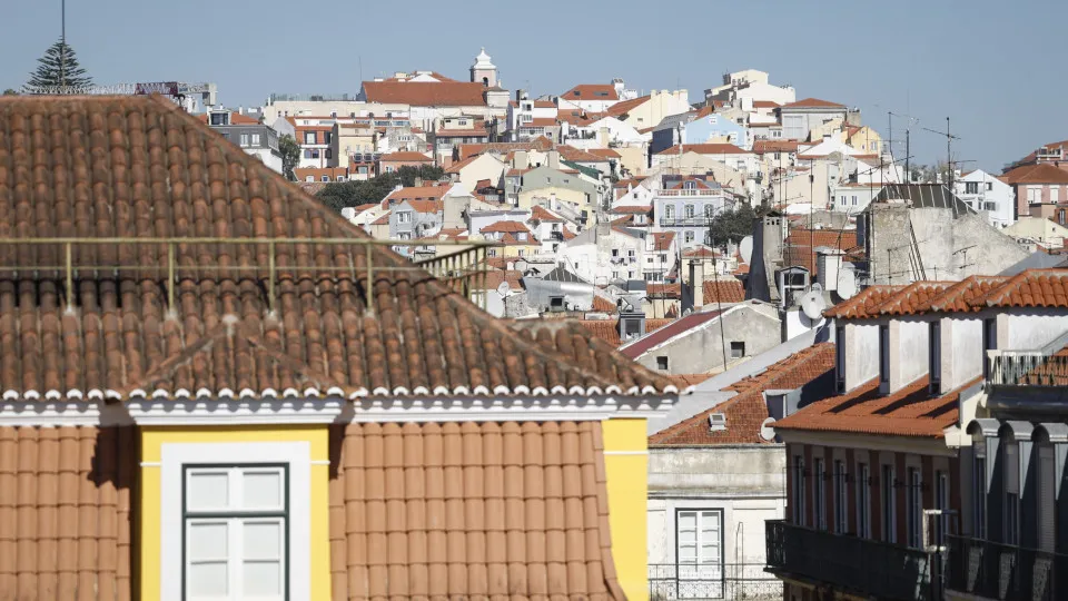 Crédito da casa: Euribor cai a seis e 12 meses e sobe a