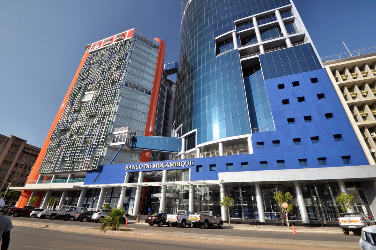 Dinheiro em Circulação Recuou Para 902 M€ em Fevereiro •