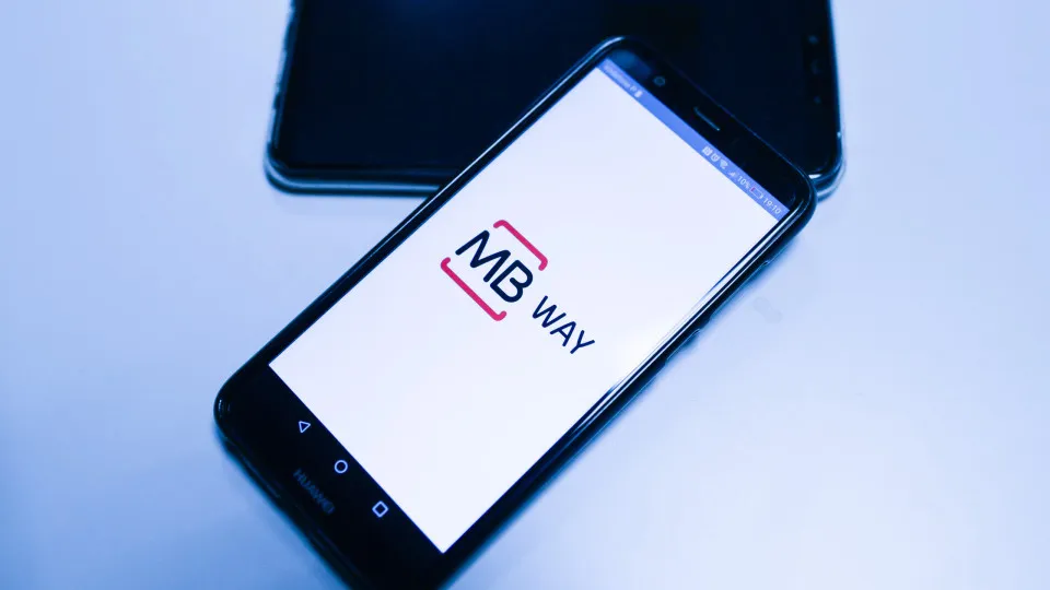 É cliente MB Way? Vêm aí novidades nas transferências (ainda