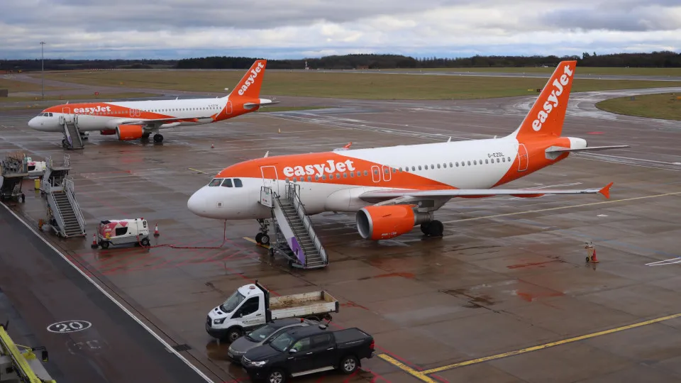 EasyJet garante situação normalizada após voos cancelados na