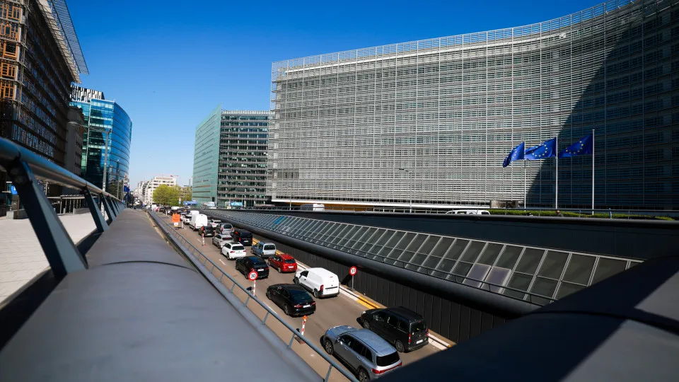 Energia. Bruxelas recua mas "continua" a incentivar UE a
