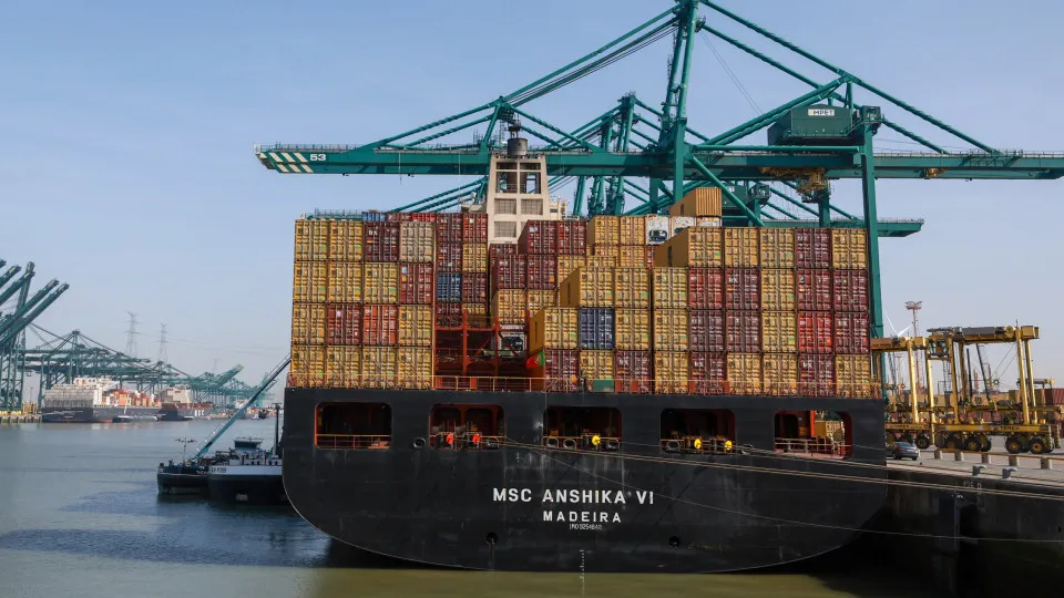 Exportações da UE para a China caíram 6,5%. E as