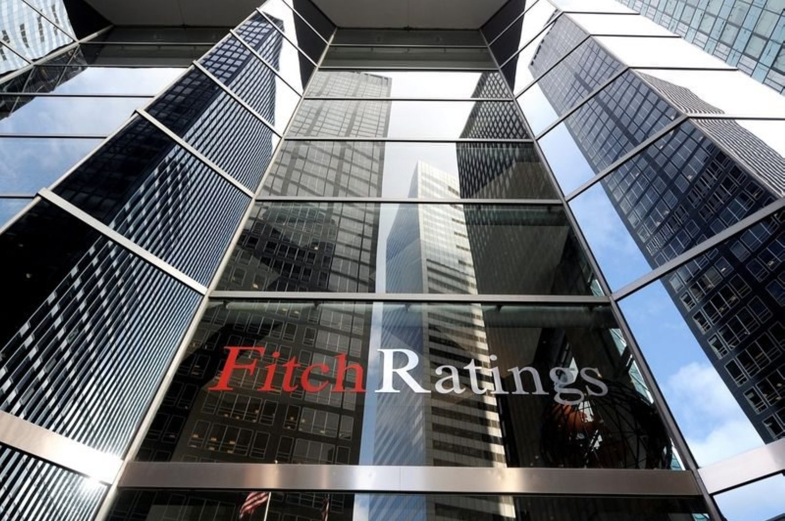 Fitch Desce 'Rating' De Moçambique Para 'CC' e Agrava