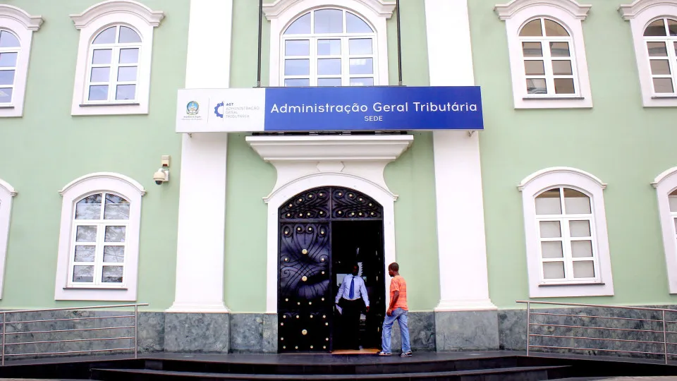 Fraca comunicação com fisco angolano é queixa de grandes