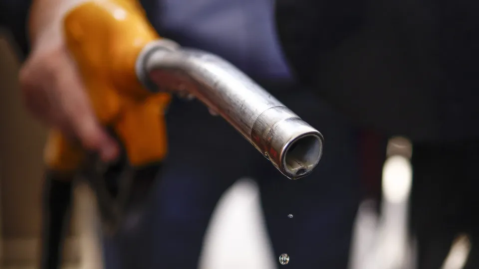 Gasolina com 32% de etanol evitará dependência do Brasil da