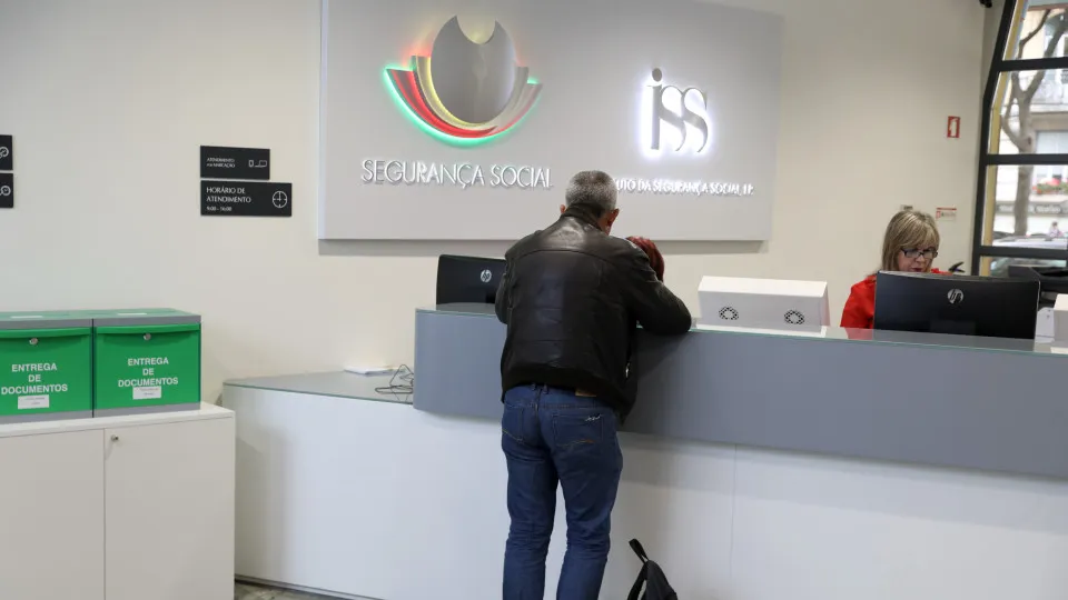 Governo quer reduzir penas a quem ocultar contratos à