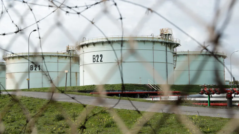 Inflação homóloga em França sobe oito décimas para 1,7% em