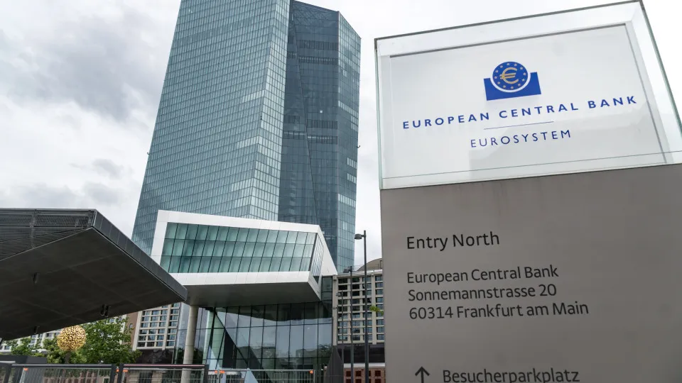 Irão. Empresas da zona do euro preveem alta de custos de 5,8%
