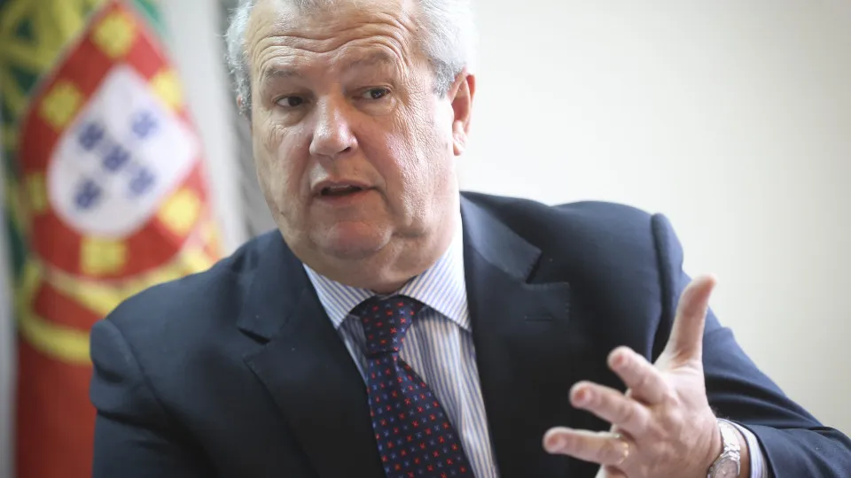 Lei laboral? "Não é razoável" retomar sucessivamente