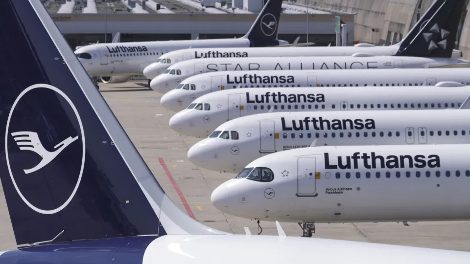Lufthansa cancela 20.000 voos para poupar combustível