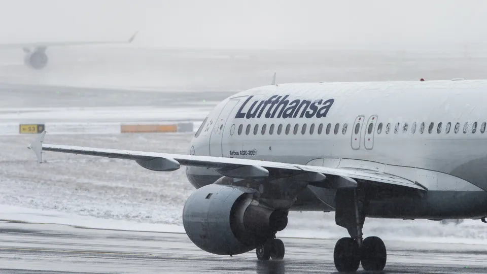 Lufthansa encerra a filial CityLine devido a combustível e