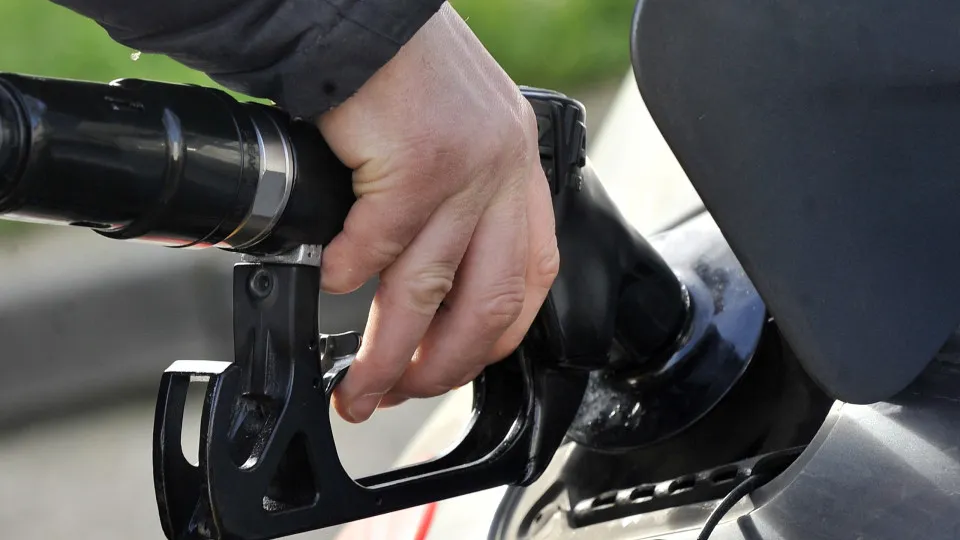 Preço médio semanal da ERSE sobe para gasolina, mas desce