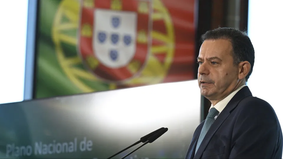 Reforço da comunicação de freguesias e municípios terá 96