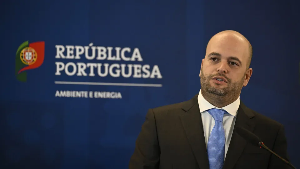 Reforço de reservas de gás daria para mais "uma semana"