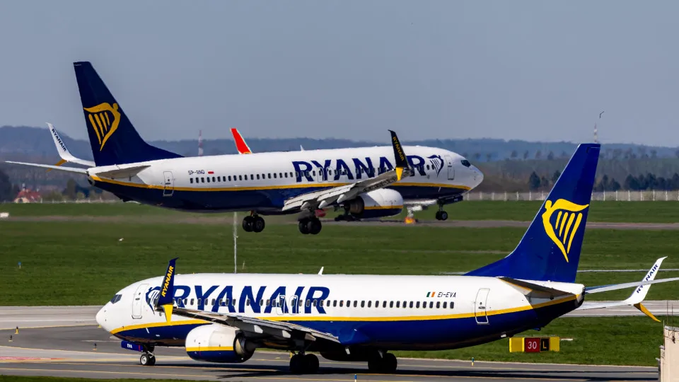Ryanair reduz mais 1,2 milhões de lugares durante o verão em