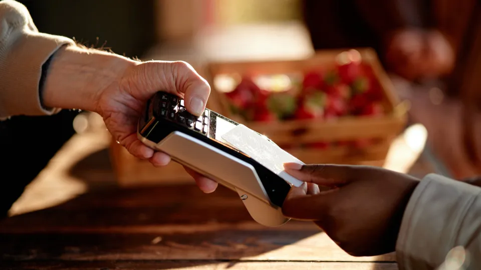 Se faz pagamentos com cartão contactless, deve conhecer