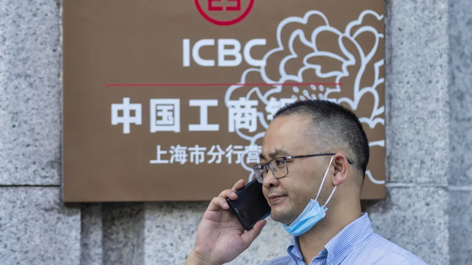 Seis maiores bancos chineses pagam mais de 50 mil milhões em