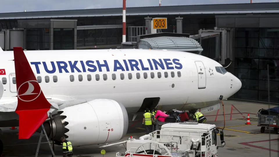 Turkish Airlines suspende alguns voos devido aos preços dos